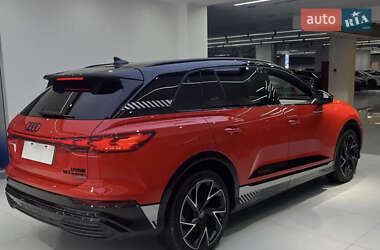 Внедорожник / Кроссовер Audi Q5 e-tron 2022 в 