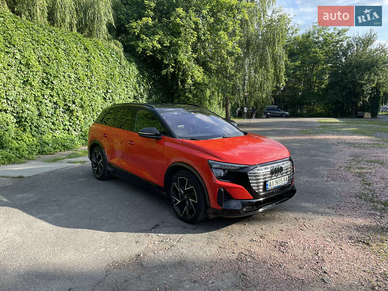 Внедорожник / Кроссовер Audi Q5 e-tron 2022 в 