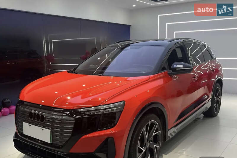 Внедорожник / Кроссовер Audi Q5 e-tron 2022 в Львове