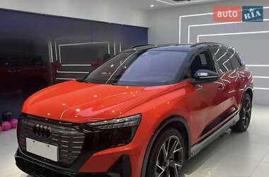 Внедорожник / Кроссовер Audi Q5 e-tron 2022 в 