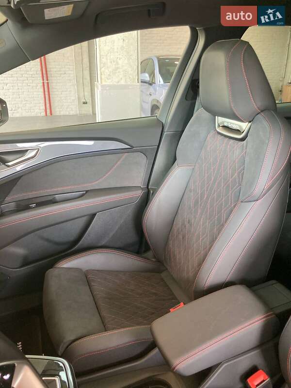 Внедорожник / Кроссовер Audi Q5 e-tron 2022 в Львове фото 22 Внедорожник / Кроссовер Audi Q5 e-tron 2022 в Львове