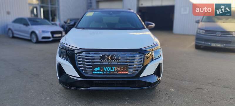 Позашляховик / Кросовер Audi Q5 e-tron 2024 в Києві