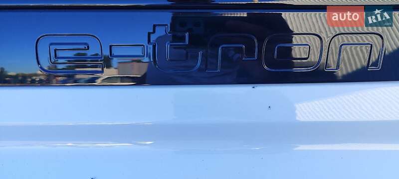 Позашляховик / Кросовер Audi Q5 e-tron 2024 в Києві