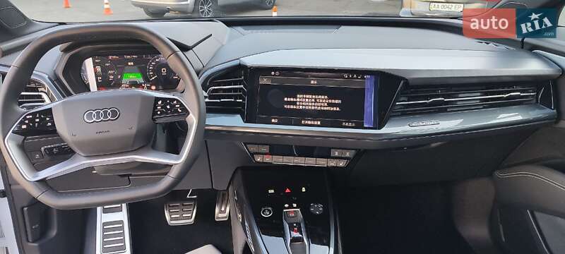 Позашляховик / Кросовер Audi Q5 e-tron 2024 в Києві
