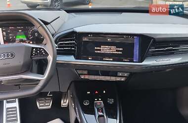 Внедорожник / Кроссовер Audi Q5 e-tron 2024 в 