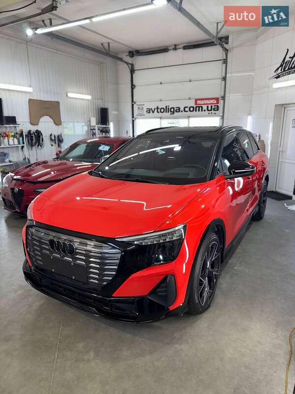 Внедорожник / Кроссовер Audi Q5 e-tron 2022 в Киеве фото 3 Внедорожник / Кроссовер Audi Q5 e-tron 2022 в Киеве