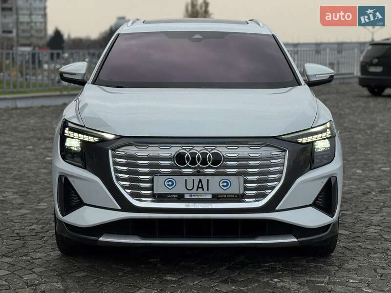 Позашляховик / Кросовер Audi Q5 e-tron 2022 в Києві