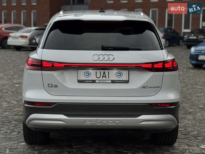 Позашляховик / Кросовер Audi Q5 e-tron 2022 в Києві