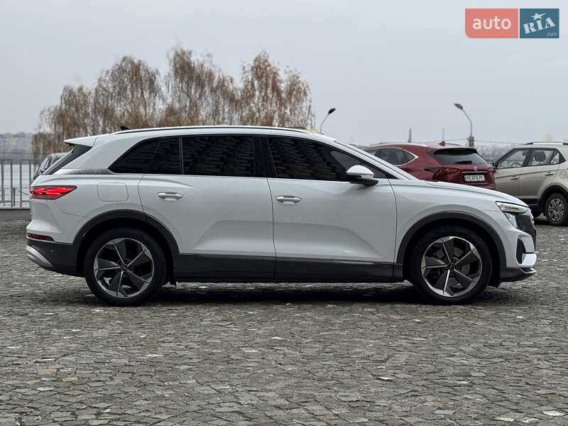 Позашляховик / Кросовер Audi Q5 e-tron 2022 в Києві