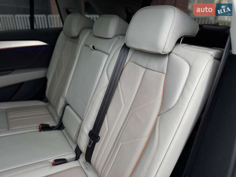 Позашляховик / Кросовер Audi Q5 e-tron 2022 в Києві