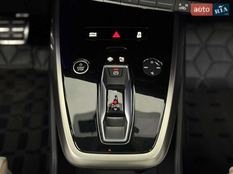 Позашляховик / Кросовер Audi Q5 e-tron 2022 в Києві