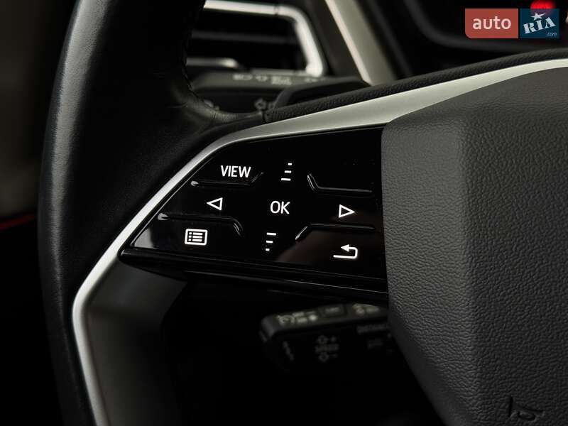 Позашляховик / Кросовер Audi Q5 e-tron 2022 в Києві