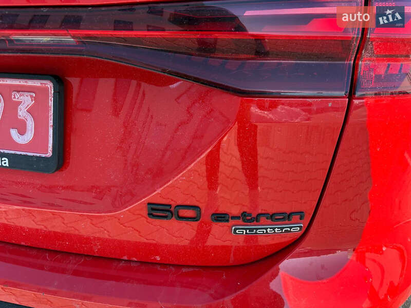 Внедорожник / Кроссовер Audi Q5 e-tron 2022 в Киеве фото 12 Внедорожник / Кроссовер Audi Q5 e-tron 2022 в Киеве