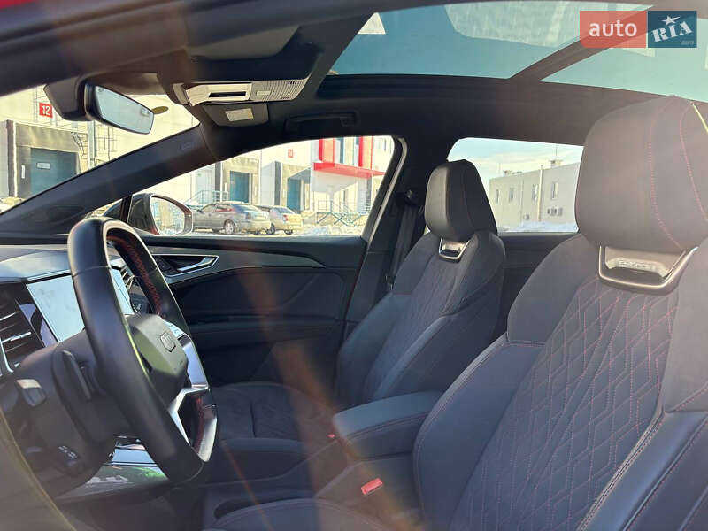 Внедорожник / Кроссовер Audi Q5 e-tron 2022 в Киеве фото 46 Внедорожник / Кроссовер Audi Q5 e-tron 2022 в Киеве