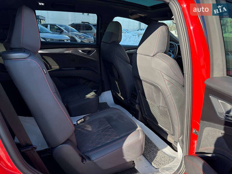 Внедорожник / Кроссовер Audi Q5 e-tron 2022 в Киеве фото 51 Внедорожник / Кроссовер Audi Q5 e-tron 2022 в Киеве