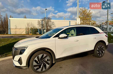Внедорожник / Кроссовер Audi Q5 e-tron 2022 в Днепре