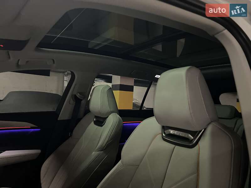 Внедорожник / Кроссовер Audi Q5 e-tron 2022 в Днепре