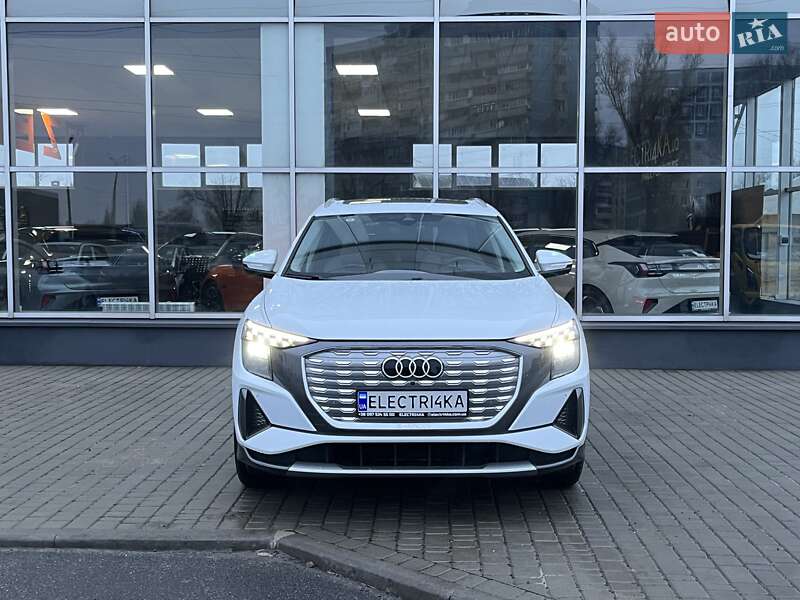 Внедорожник / Кроссовер Audi Q5 e-tron 2022 в Днепре