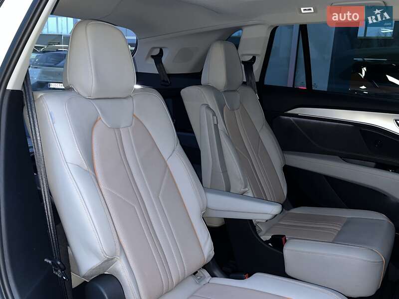 Внедорожник / Кроссовер Audi Q5 e-tron 2022 в Днепре