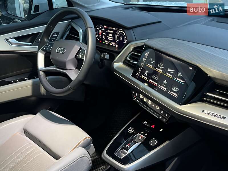 Внедорожник / Кроссовер Audi Q5 e-tron 2022 в Днепре