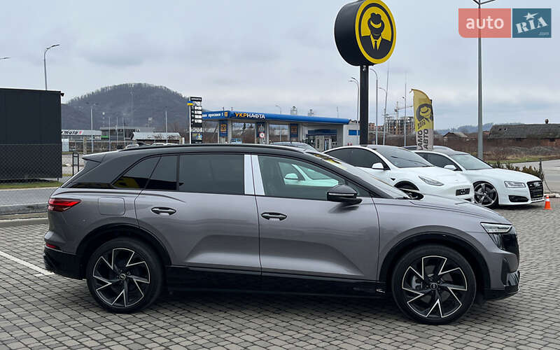 Внедорожник / Кроссовер Audi Q5 e-tron 2022 в Мукачево