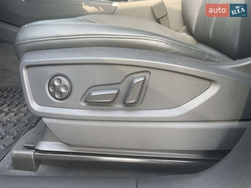 Внедорожник / Кроссовер Audi Q5 Sportback 2022 в Киеве