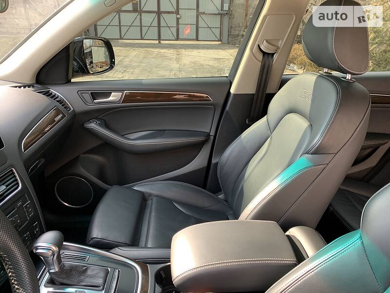 Позашляховик / Кросовер Audi Q5 2011 в Дніпрі