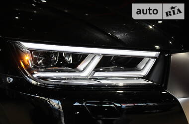 Позашляховик / Кросовер Audi Q5 2018 в 