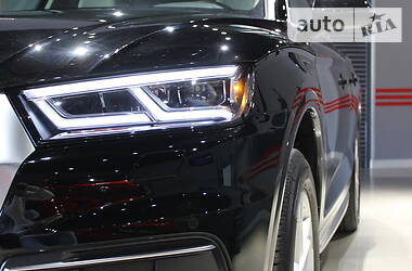 Позашляховик / Кросовер Audi Q5 2018 в 