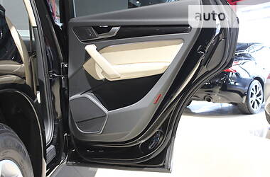 Позашляховик / Кросовер Audi Q5 2018 в 