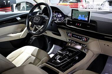 Позашляховик / Кросовер Audi Q5 2018 в 