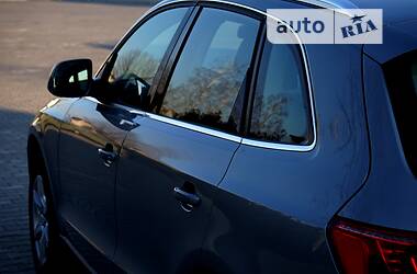 Позашляховик / Кросовер Audi Q5 2010 в 