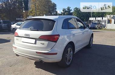 Позашляховик / Кросовер Audi Q5 2015 в 