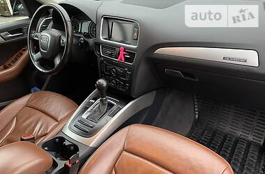 Позашляховик / Кросовер Audi Q5 2010 в 