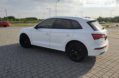 Позашляховик / Кросовер Audi Q5 2018 в Львові