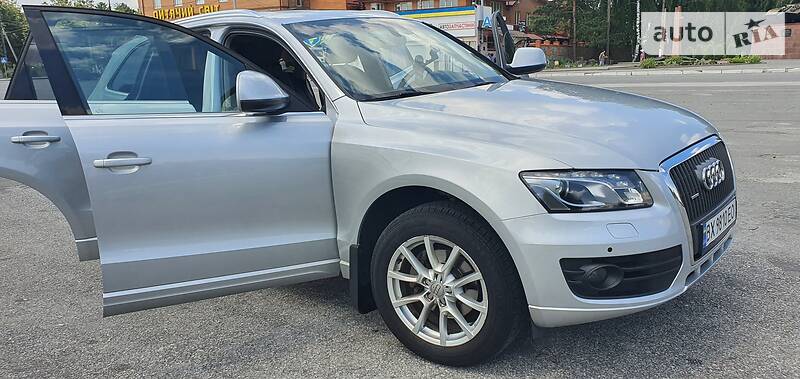 Внедорожник / Кроссовер Audi Q5 2010 в Полонном