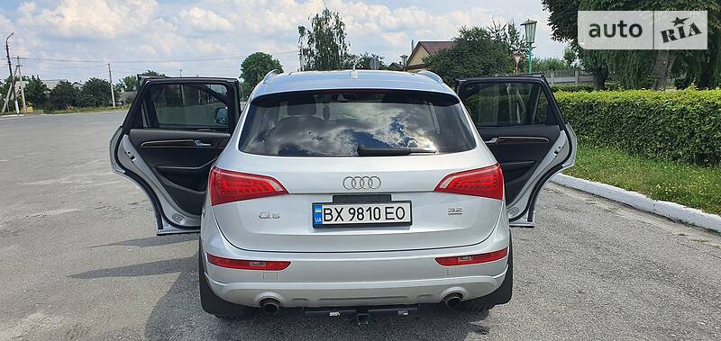 Внедорожник / Кроссовер Audi Q5 2010 в Полонном