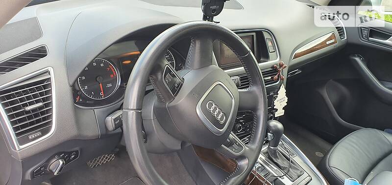 Внедорожник / Кроссовер Audi Q5 2010 в Полонном
