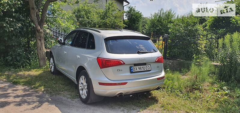 Внедорожник / Кроссовер Audi Q5 2010 в Полонном