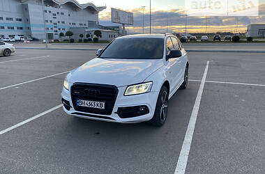 Позашляховик / Кросовер Audi Q5 2013 в 