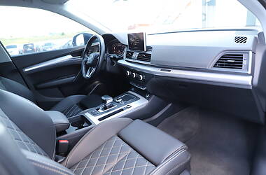 Внедорожник / Кроссовер Audi Q5 2017 в 