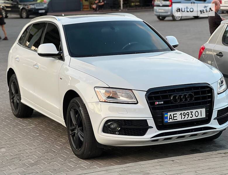 Внедорожник / Кроссовер Audi Q5 2016 в 