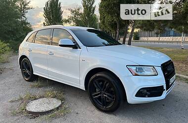 Внедорожник / Кроссовер Audi Q5 2016 в 