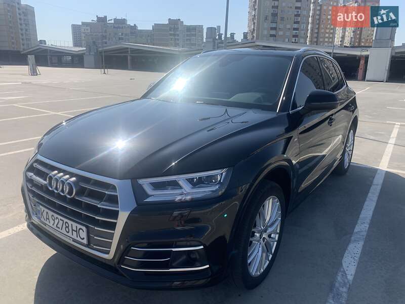 Позашляховик / Кросовер Audi Q5 2019 в Києві