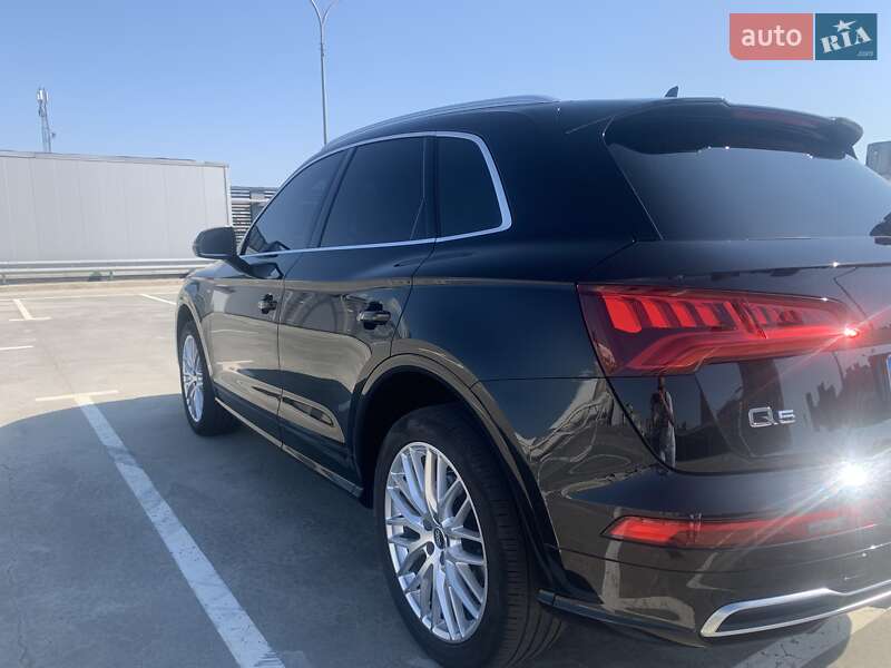 Позашляховик / Кросовер Audi Q5 2019 в Києві