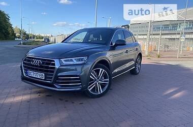 Позашляховик / Кросовер Audi Q5 2017 в Львові