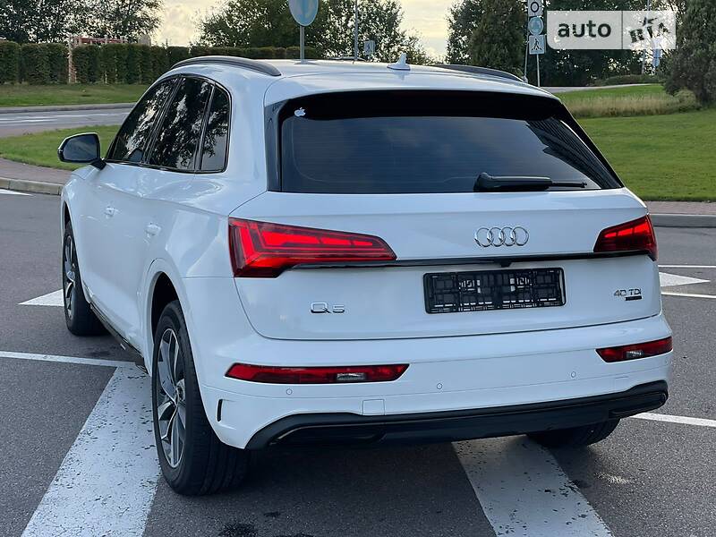 Позашляховик / Кросовер Audi Q5 2021 в Києві