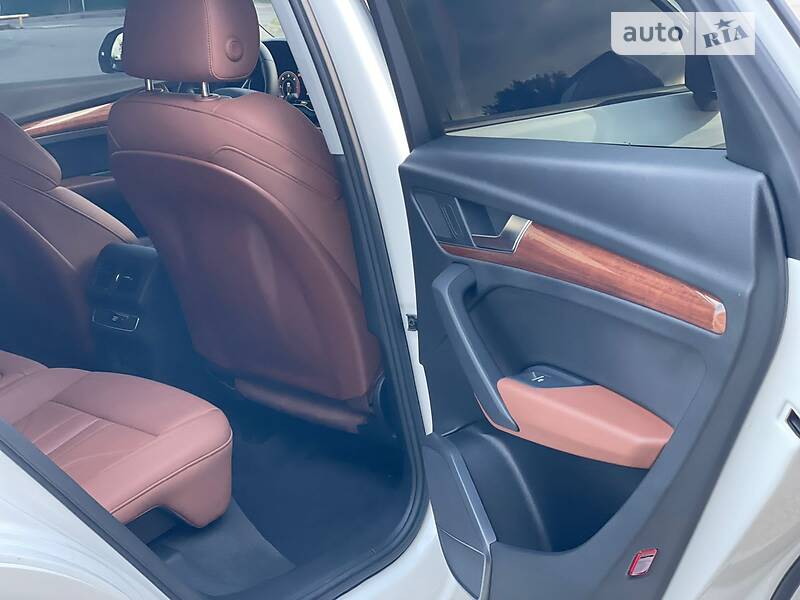 Позашляховик / Кросовер Audi Q5 2021 в Києві