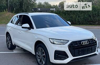 Внедорожник / Кроссовер Audi Q5 2021 в 