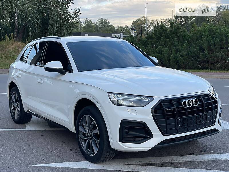 Внедорожник / Кроссовер Audi Q5 2021 в 